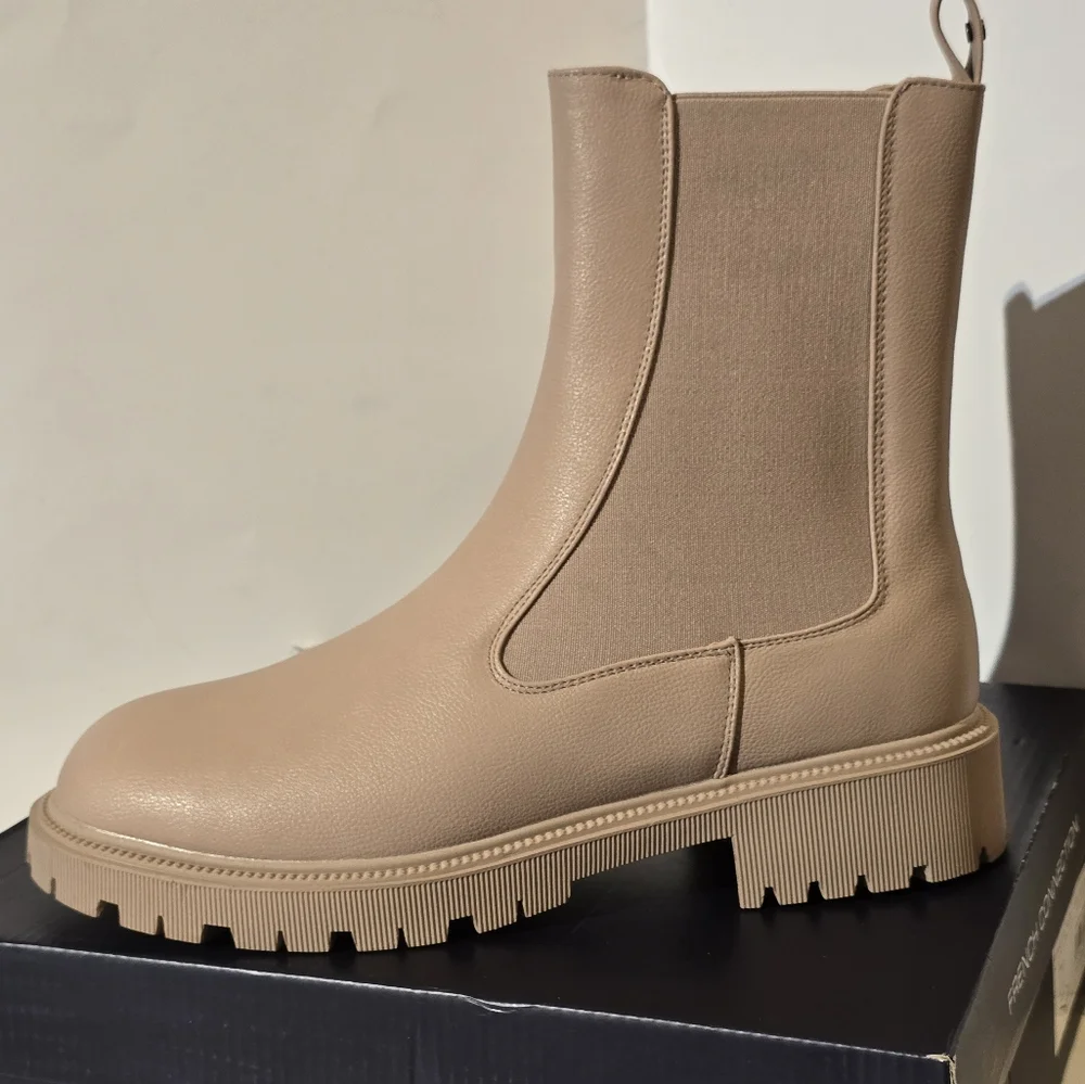 French Connection Women's Reyah Chelsea Lug Sole Boots, Size 8.5. Taupe color.F - Picture 2 of 12